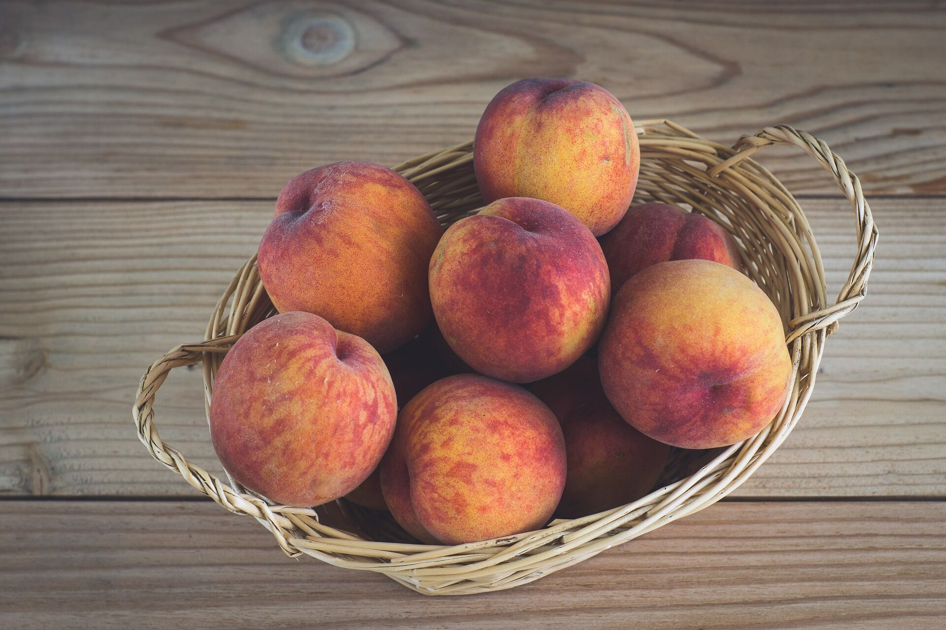 peach-2441904_1920